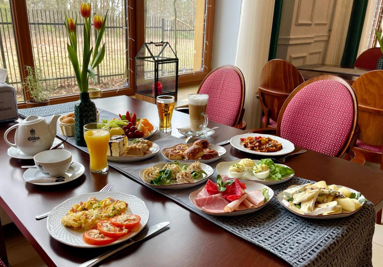 Hotel Pan Tadeusz แซรอคสก์ ภายนอก รูปภาพ