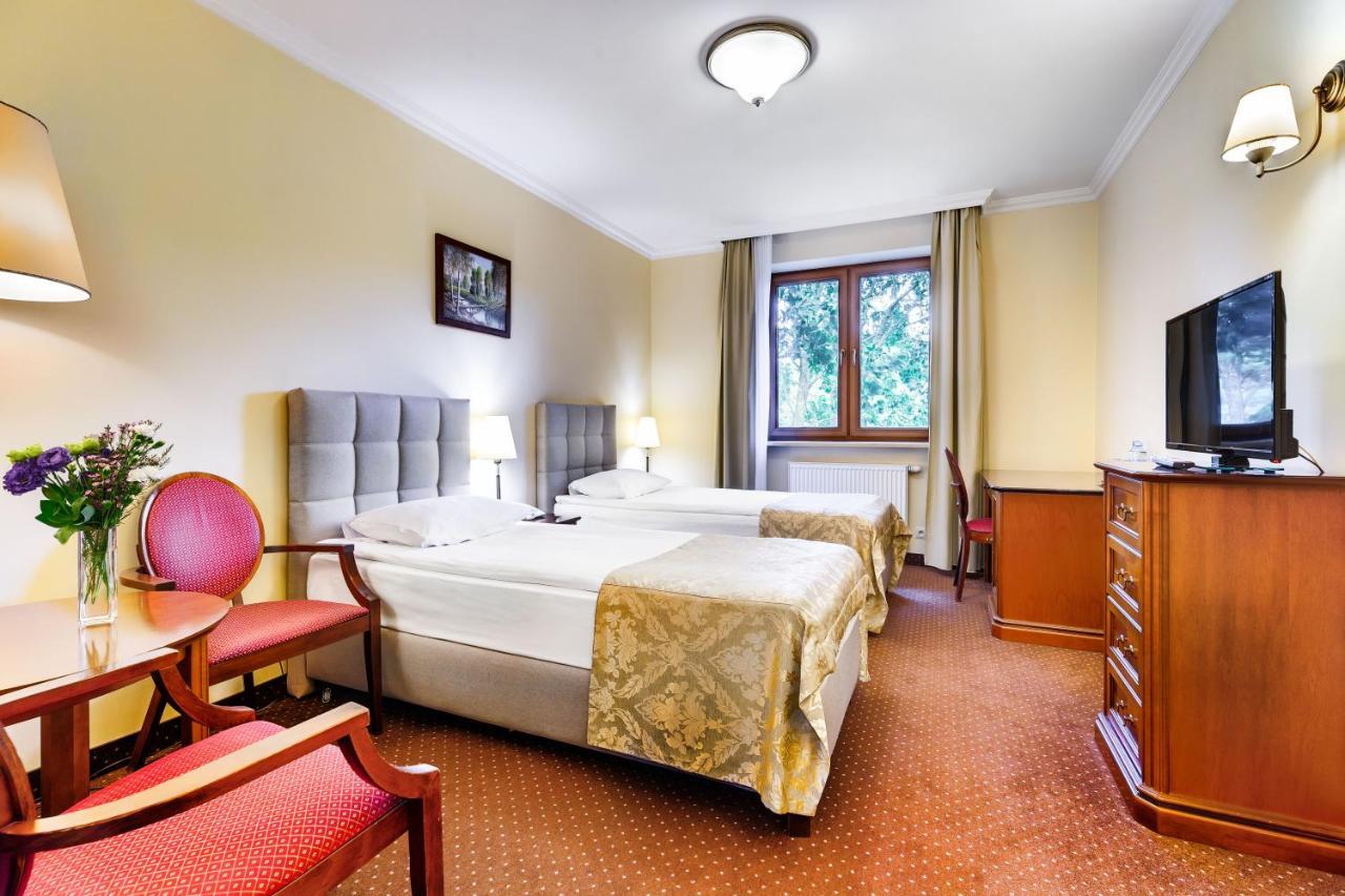 Hotel Pan Tadeusz แซรอคสก์ ภายนอก รูปภาพ