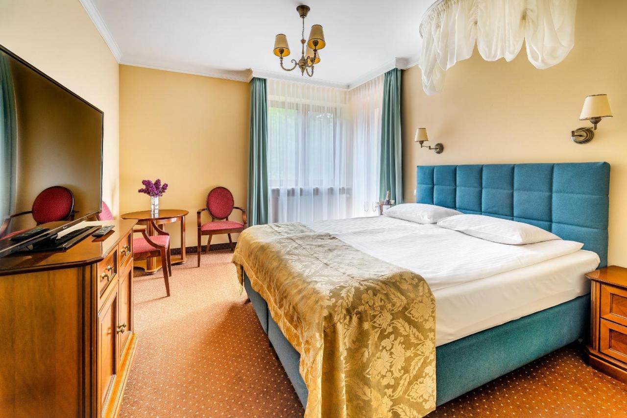 Hotel Pan Tadeusz แซรอคสก์ ภายนอก รูปภาพ