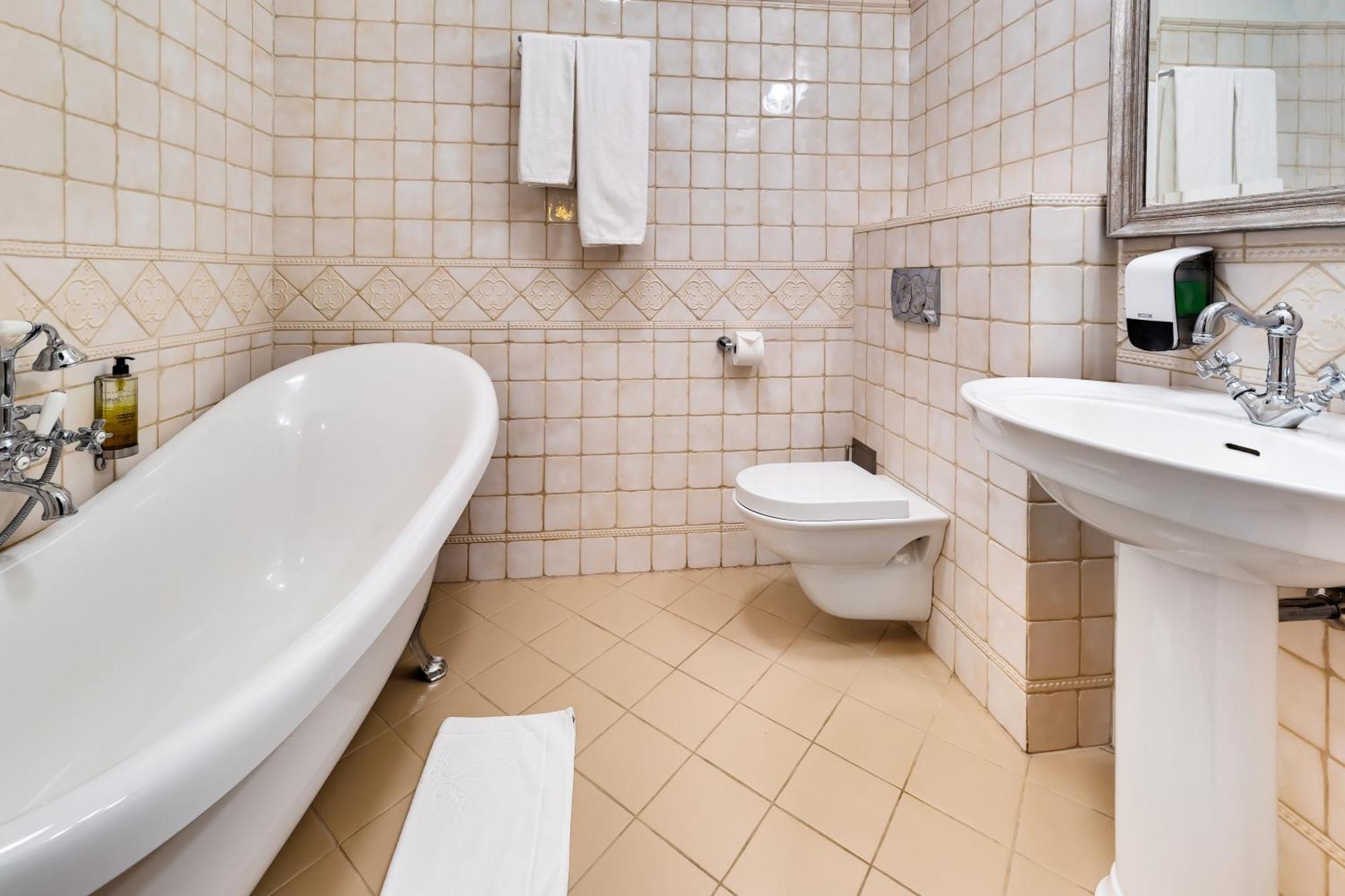 Hotel Pan Tadeusz แซรอคสก์ ภายนอก รูปภาพ