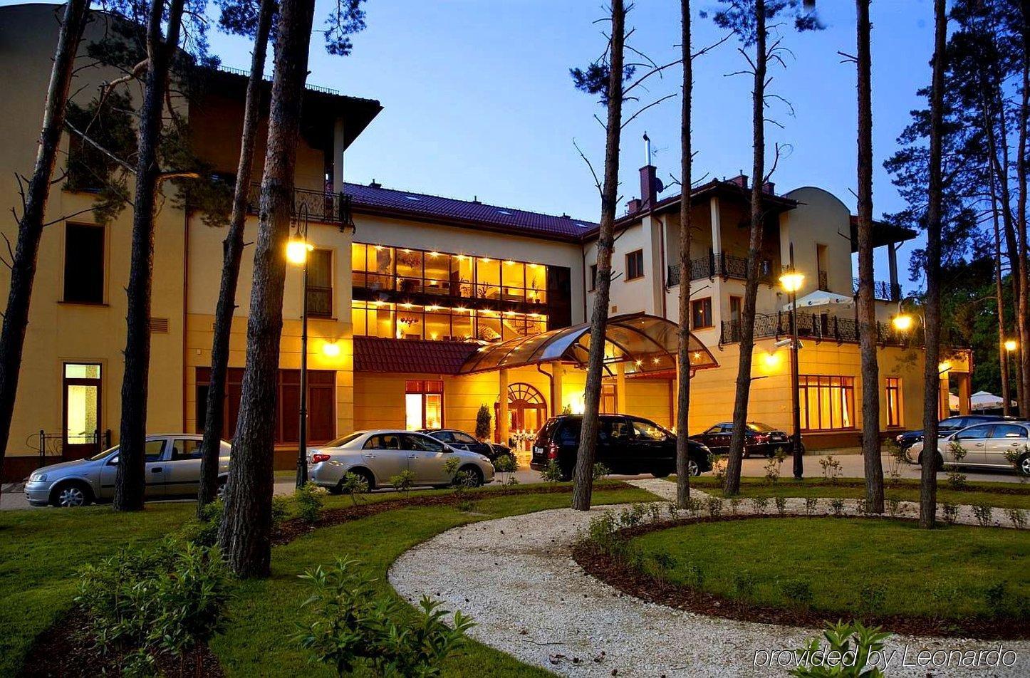Hotel Pan Tadeusz แซรอคสก์ ภายนอก รูปภาพ