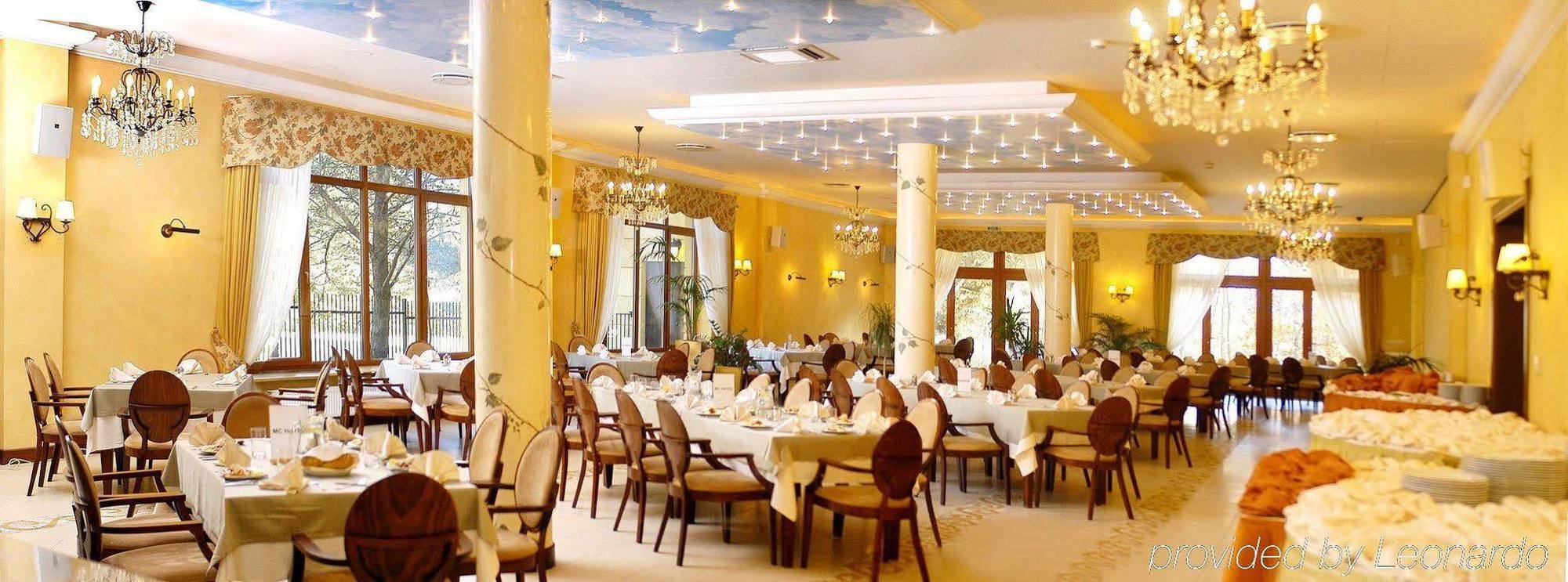 Hotel Pan Tadeusz แซรอคสก์ ร้านอาหาร รูปภาพ