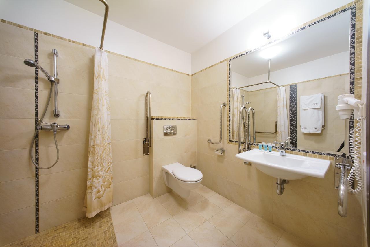 Hotel Pan Tadeusz แซรอคสก์ ภายนอก รูปภาพ