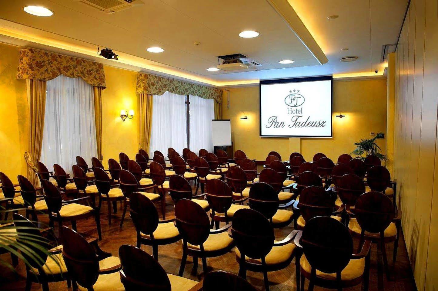 Hotel Pan Tadeusz แซรอคสก์ ภายนอก รูปภาพ